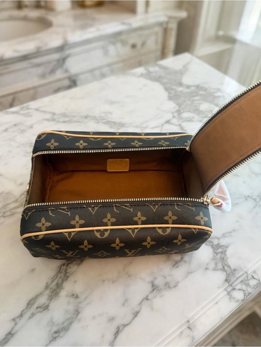 Brown Monogram Canvas Toiletry bag - Picture 4 of 13